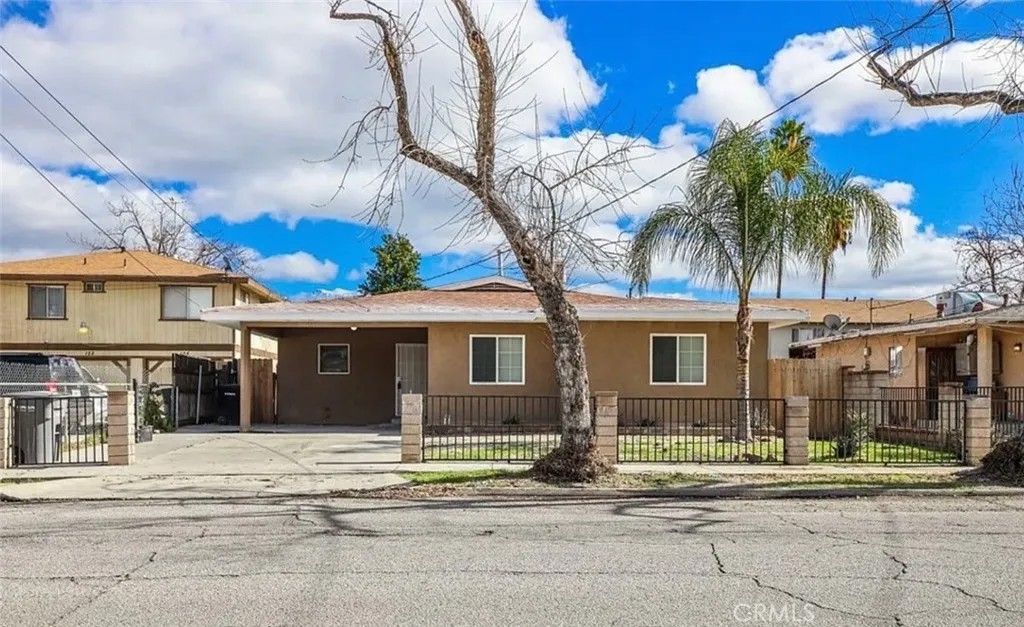 Photo of 127 S San Jacinto Avenue, San Jacinto, CA 92583 (MLS # CV25198804)