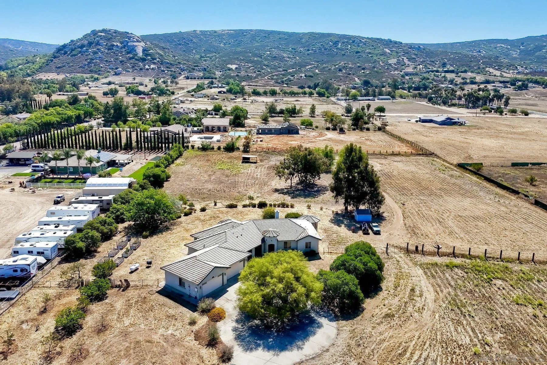 1335 Magnolia Avenue