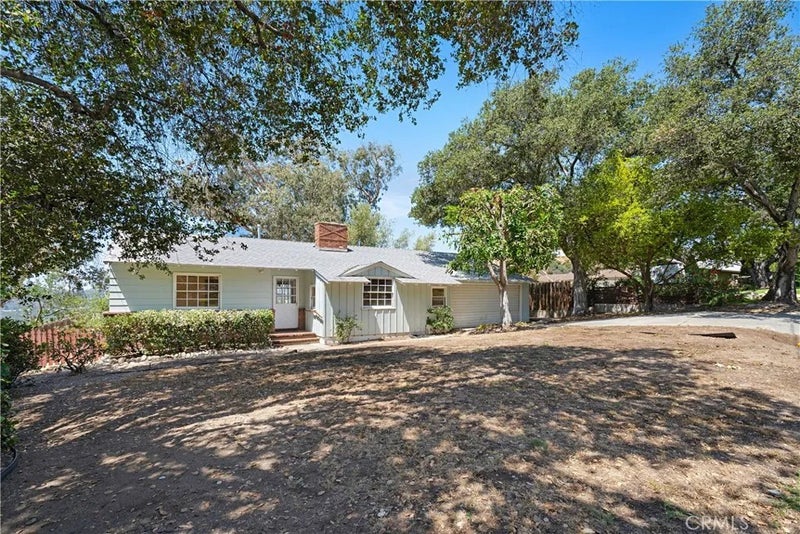 3325 Crestford