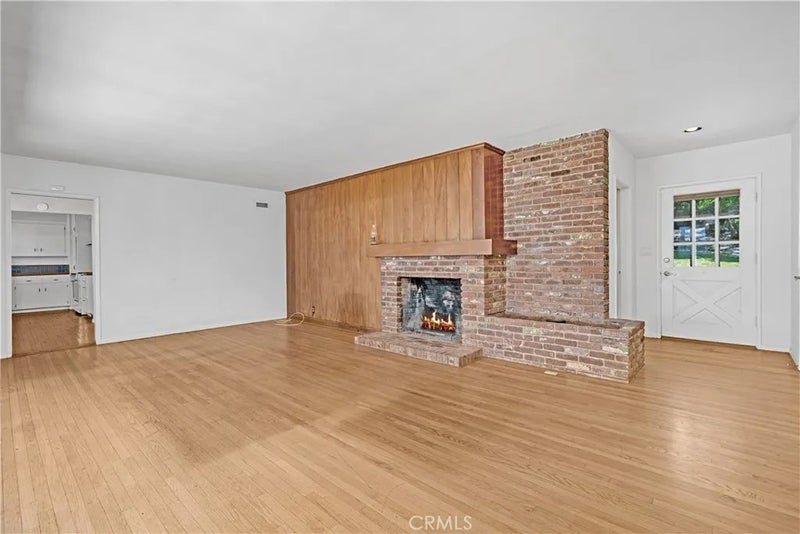3325 Crestford