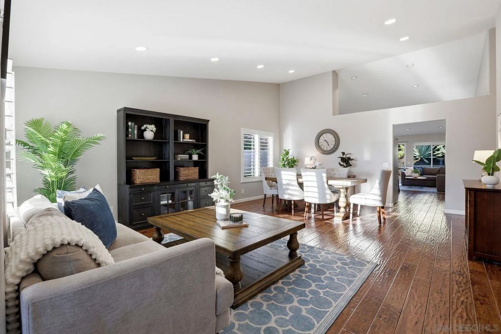 Photo of 1424 Calle Marbella, Oceanside, CA 92056 (MLS # 260006559)