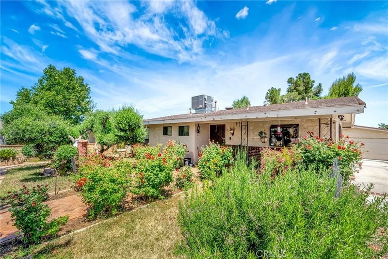 1617 Elizabeth Lake