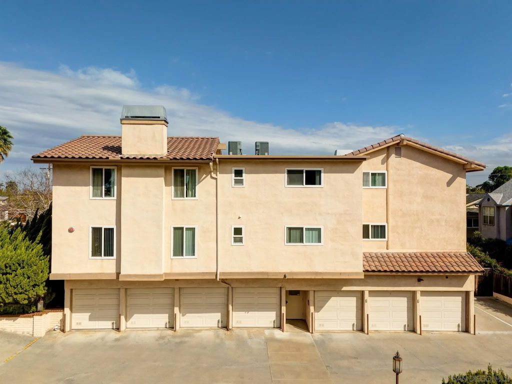 Photo of 4069-4077 Goldfinch St, San Diego, CA 92103 (MLS # 260006443)