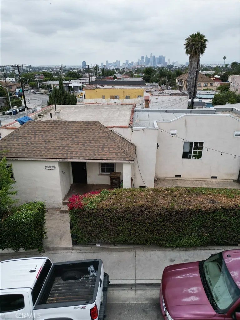1059 N Hicks Ave