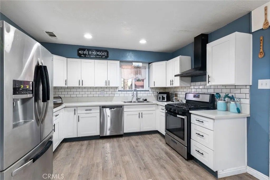 Photo of 784 S Miramar Ave, San Jacinto, CA 92583 (MLS # SW26034307)