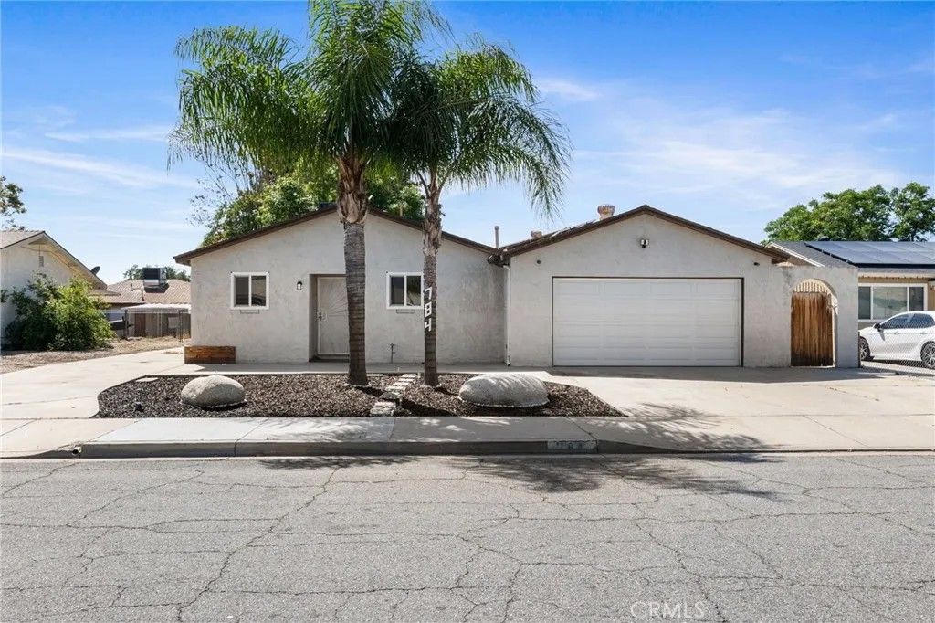 Photo of 784 S Miramar Ave, San Jacinto, CA 92583 (MLS # SW26034307)