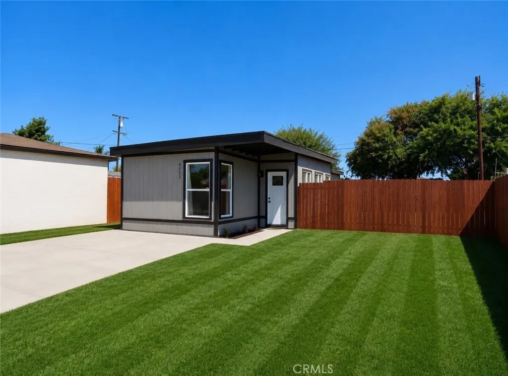 4953 E San Carlos