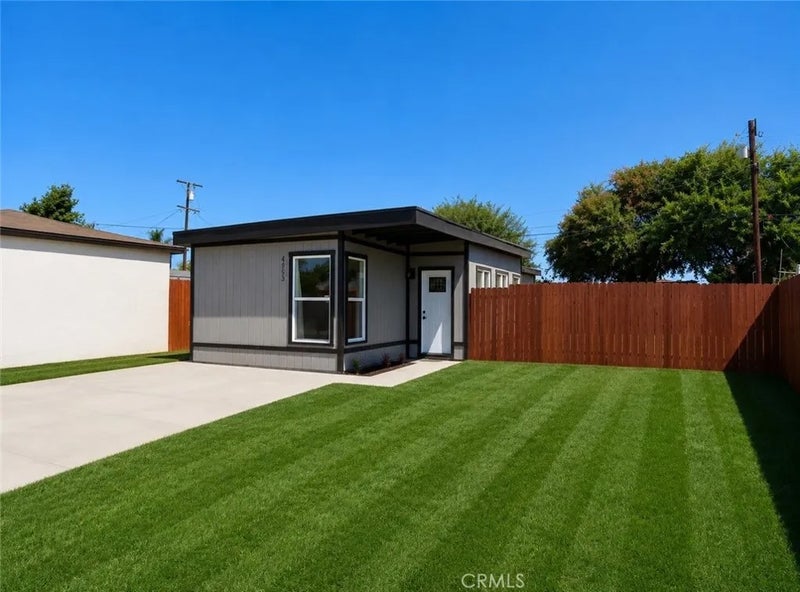 4953 E San Carlos