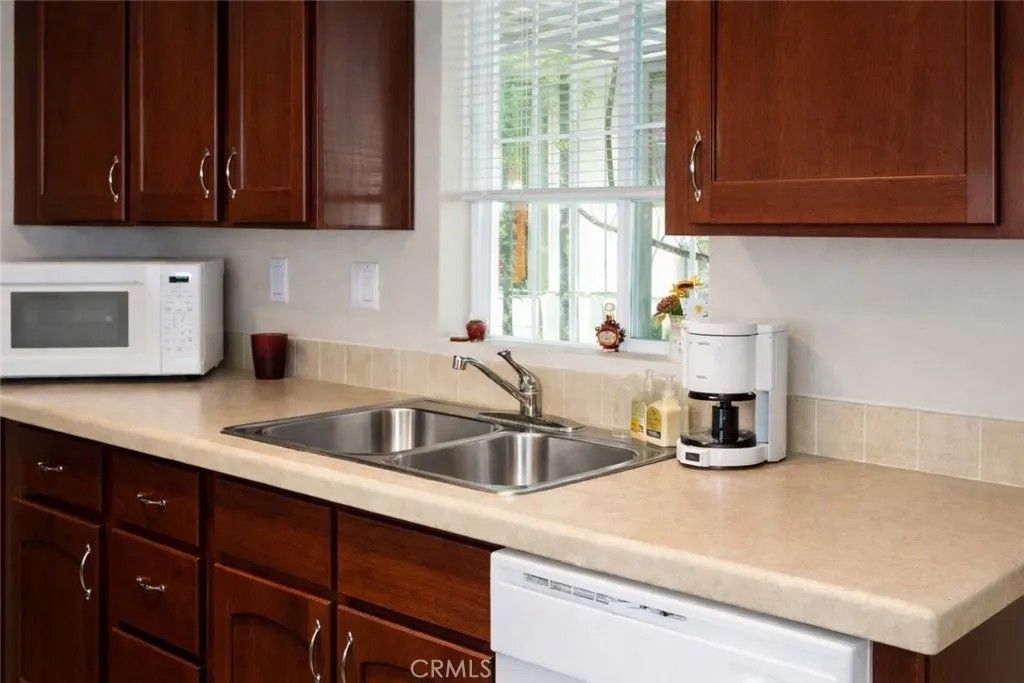 Photo of 4201 Topanga Canyon #21, Woodland Hills, CA 91364 (MLS # SR26073758)