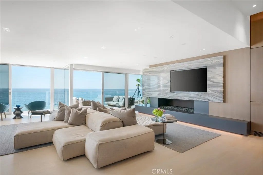 14 Lagunita Drive