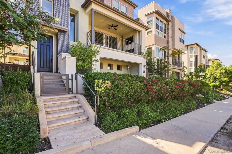 16218 Camden Cir