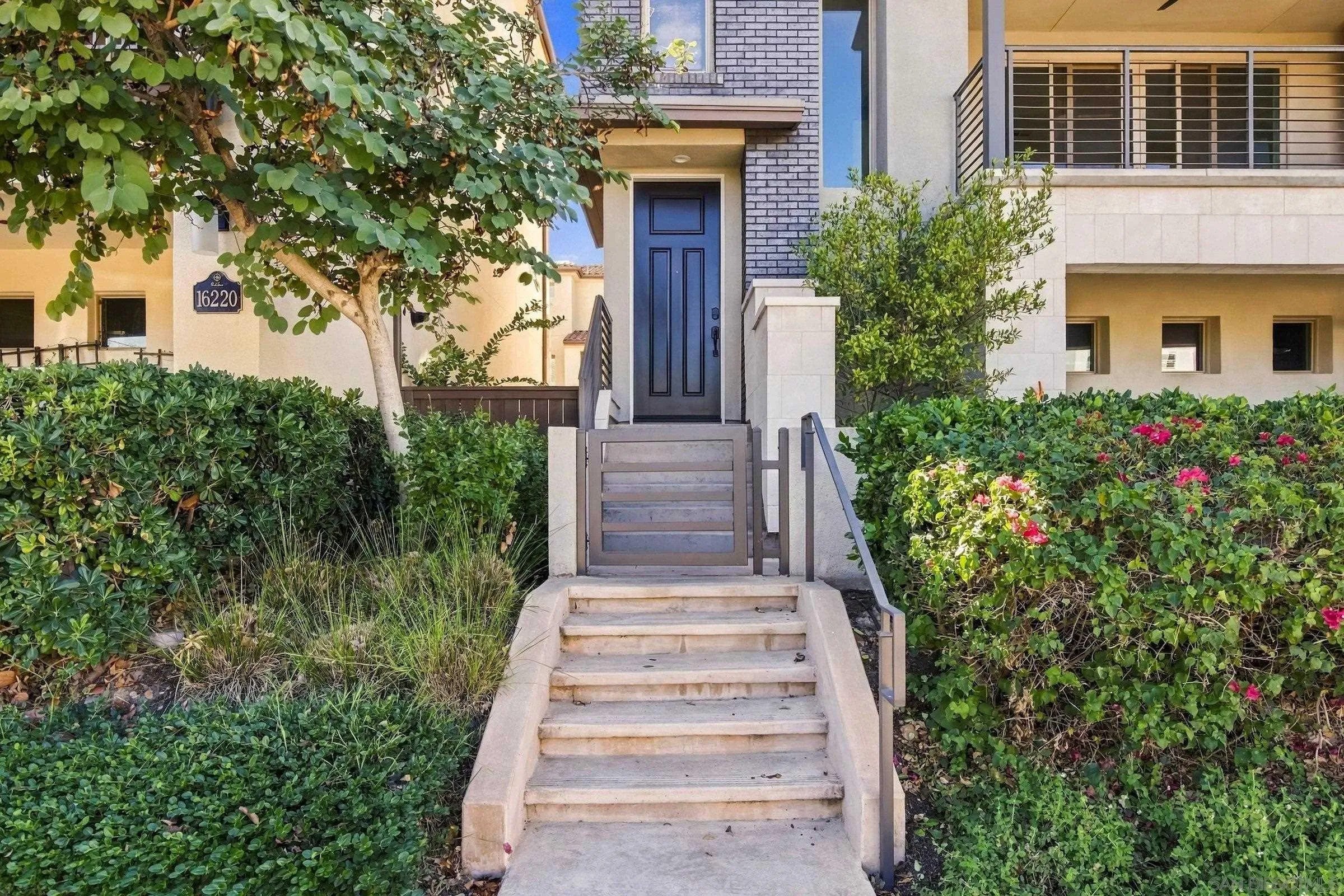 16218 Camden Cir