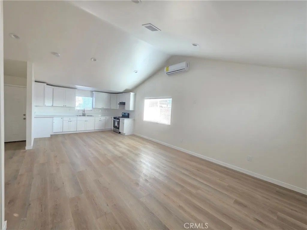 Photo of 7317 Ensign, Sun Valley, CA 91352 (MLS # SR25280456)