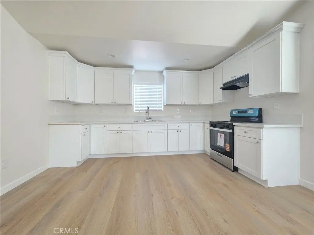 Photo of 7317 Ensign, Sun Valley, CA 91352 (MLS # SR25280456)