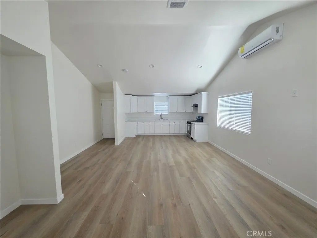 Photo of 7317 Ensign, Sun Valley, CA 91352 (MLS # SR25280456)