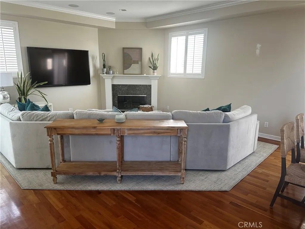 Photo of 425 11th St, Hermosa Beach, CA 90254 (MLS # SB26039851)