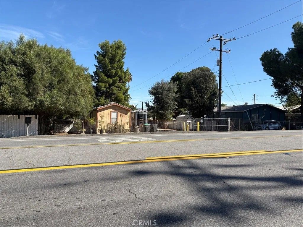 Photo of 18864 Grand Ave, Lake Elsinore, CA 92530 (MLS # SW25247991)