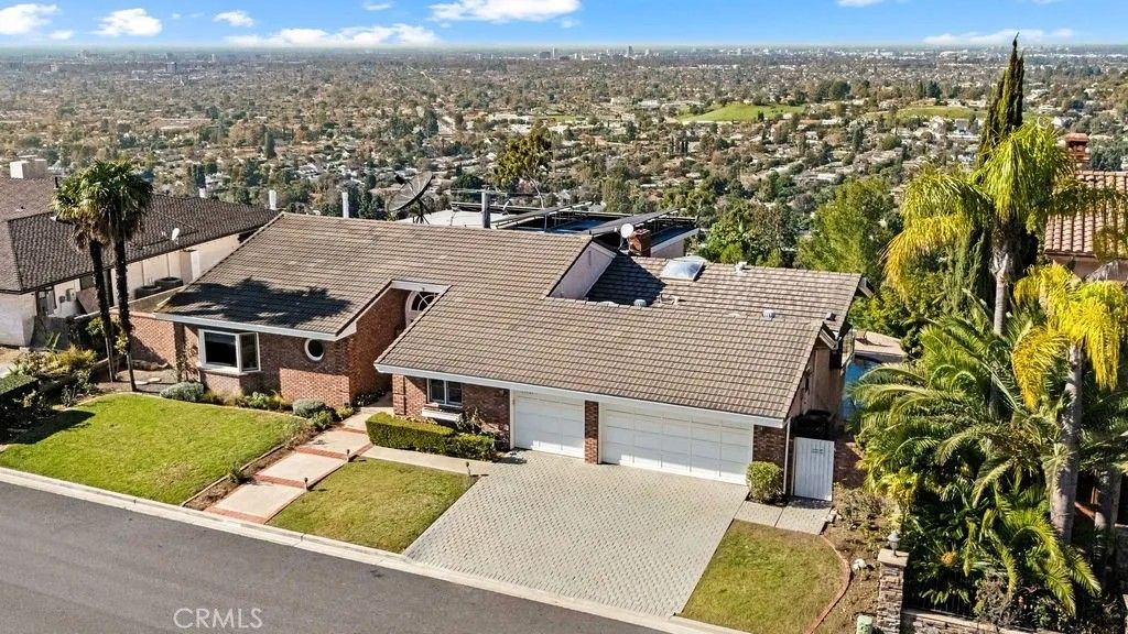 Photo of 11081 Hunting Horn Dr, Santa Ana, CA 92705 (MLS # PW26005201)