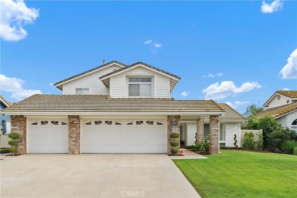 Photo of 40080 Avenida Palizada, Murrieta, CA 92563 (MLS # SW25226441)