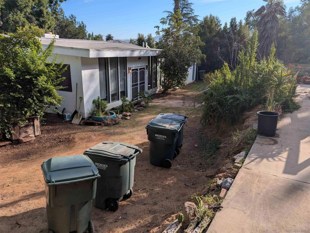 Photo of 10843 Queen Ave, La Mesa, CA 91941 (MLS # 250046062)