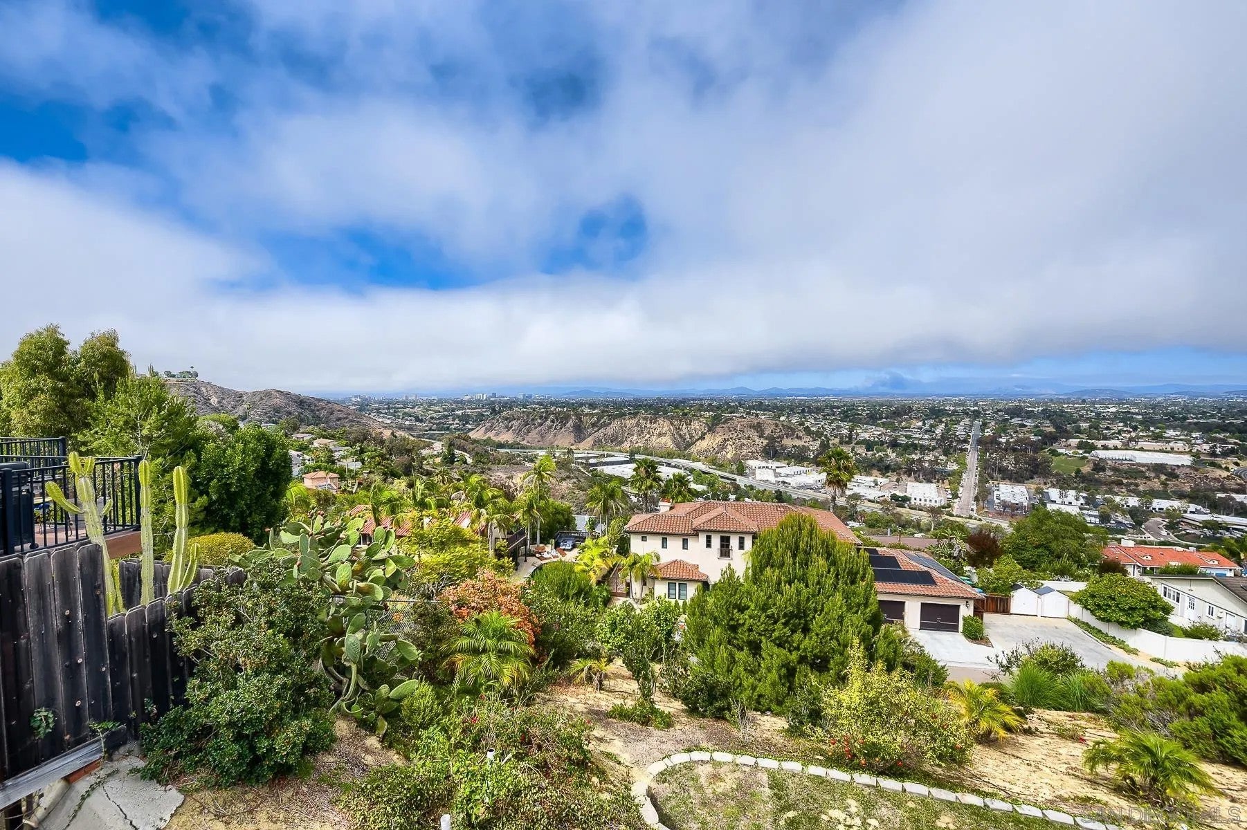 5725 Soledad Mountain