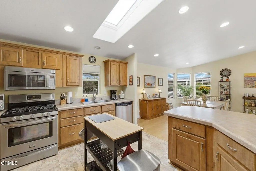 Photo of 1150 Ventura Blvd #10, Camarillo, CA 93010 (MLS # V1-33779)