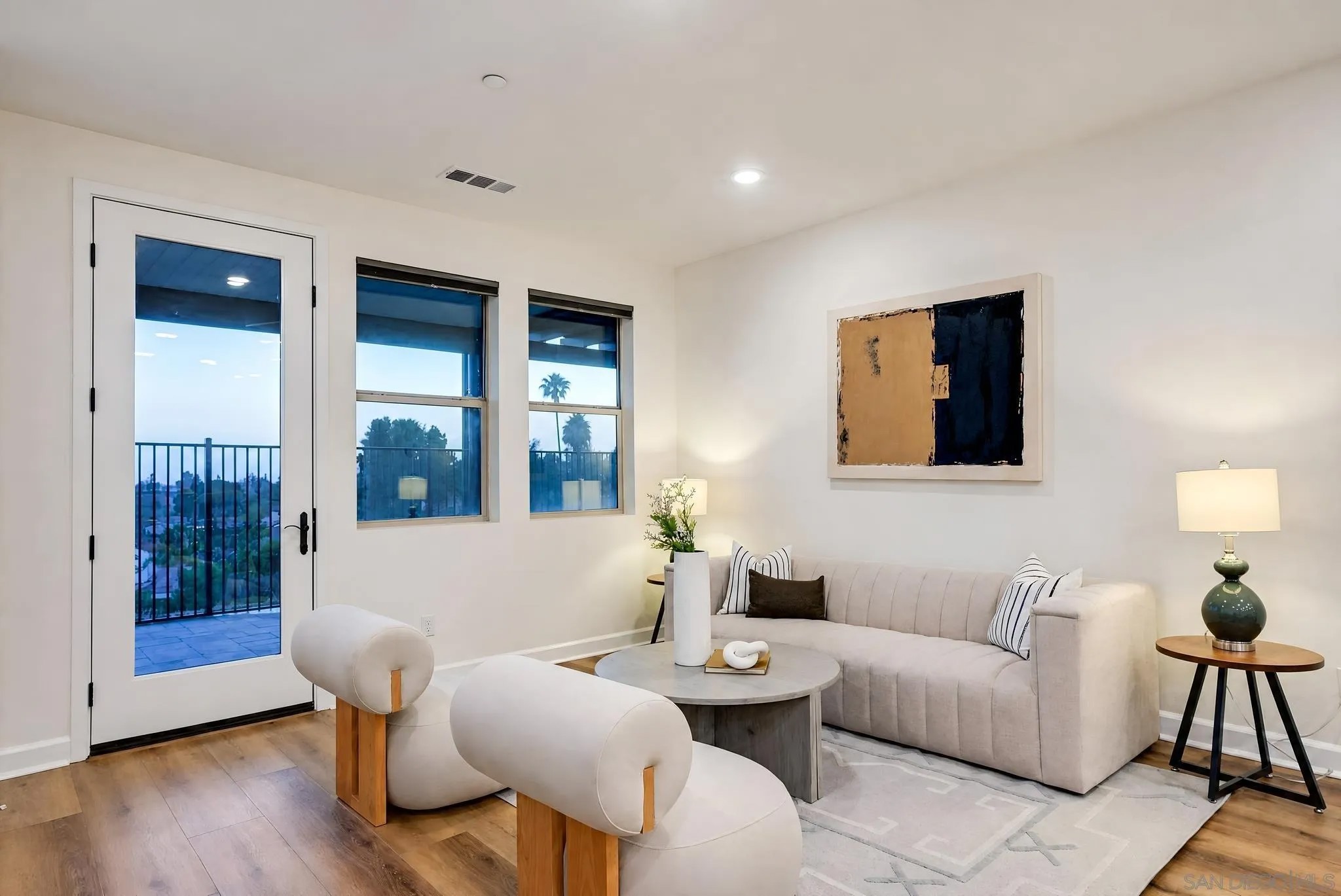 17296 Abbey Rd