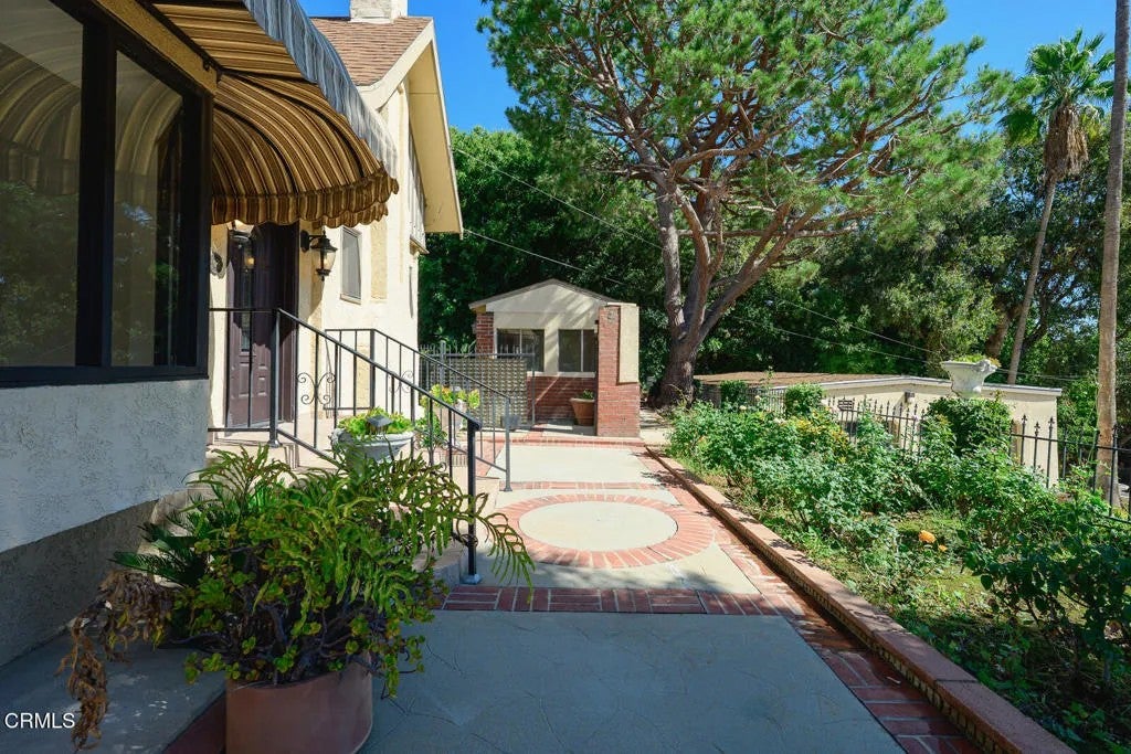 3267 Waverly Drive