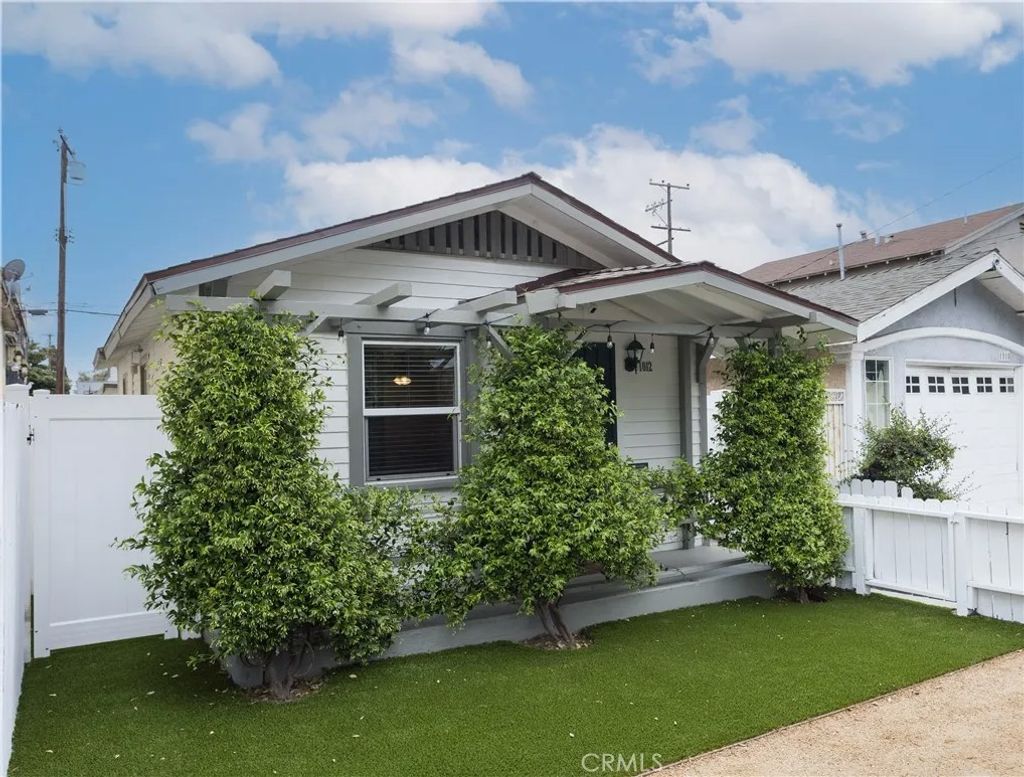 Photo of 1012 Temple Ave, Long Beach, CA 90804 (MLS # PW26012489)