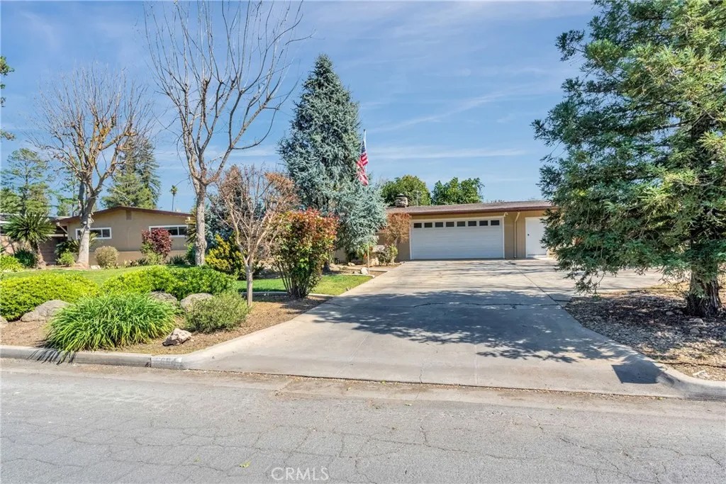 5694 N Winchester
