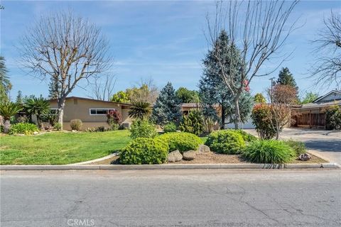 Photo of 5694 N Winchester Ave, Fresno, CA 93704 (MLS # FR26048637)
