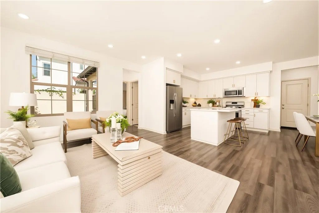 56 Bay Laurel