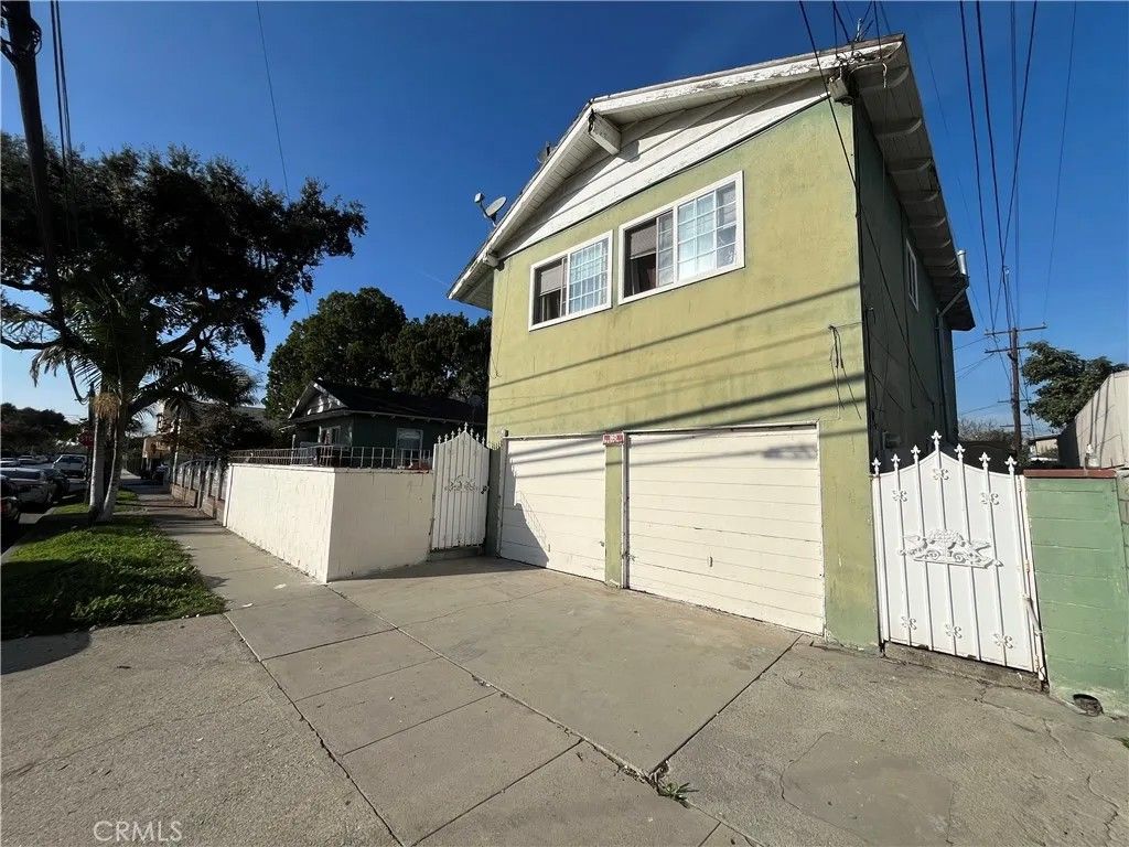 Photo of 3007 Sequoia Dr, South Gate, CA 90280 (MLS # DW26007134)