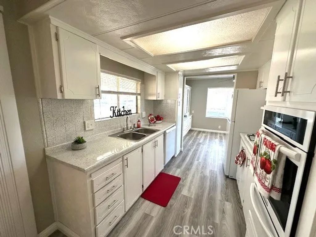 Photo of 881 N. Lake Street #202, Hemet, CA 92544 (MLS # SW25282181)