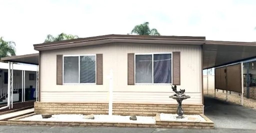 Photo of 881 N. Lake Street #202, Hemet, CA 92544 (MLS # SW25282181)