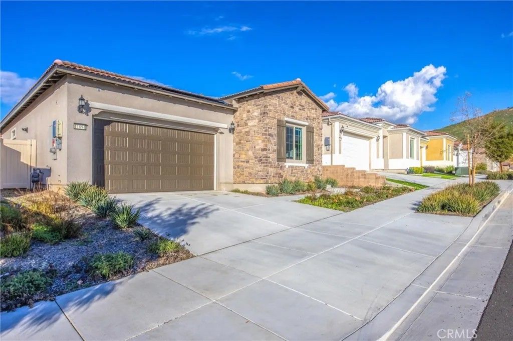 Photo of 11894 Greenpeak St, Corona, CA 92883 (MLS # CV26009579)