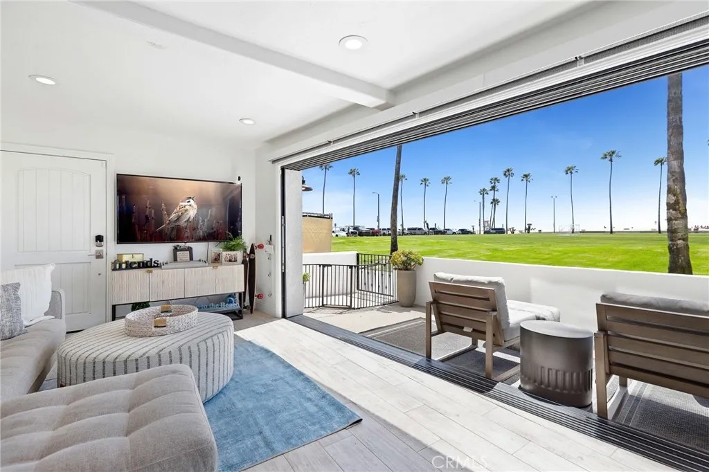916 E Oceanfront