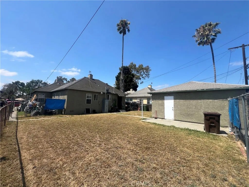 533 W Almond Street