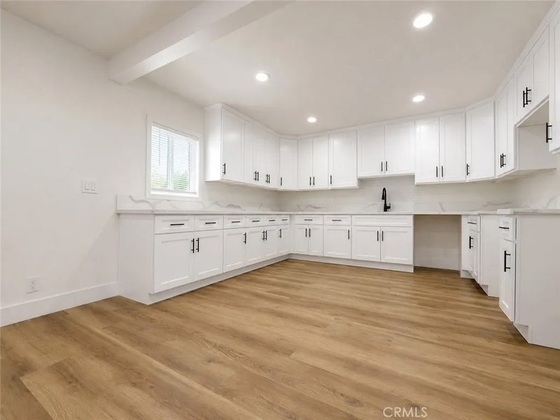 10807 Dumond