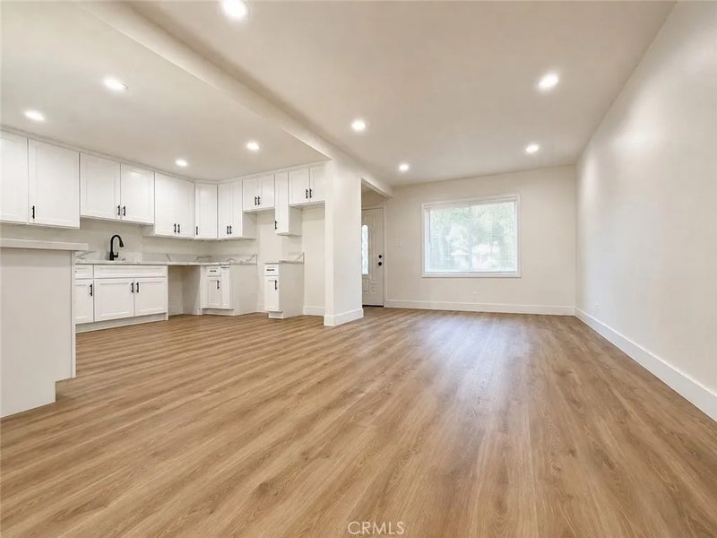 10807 Dumond