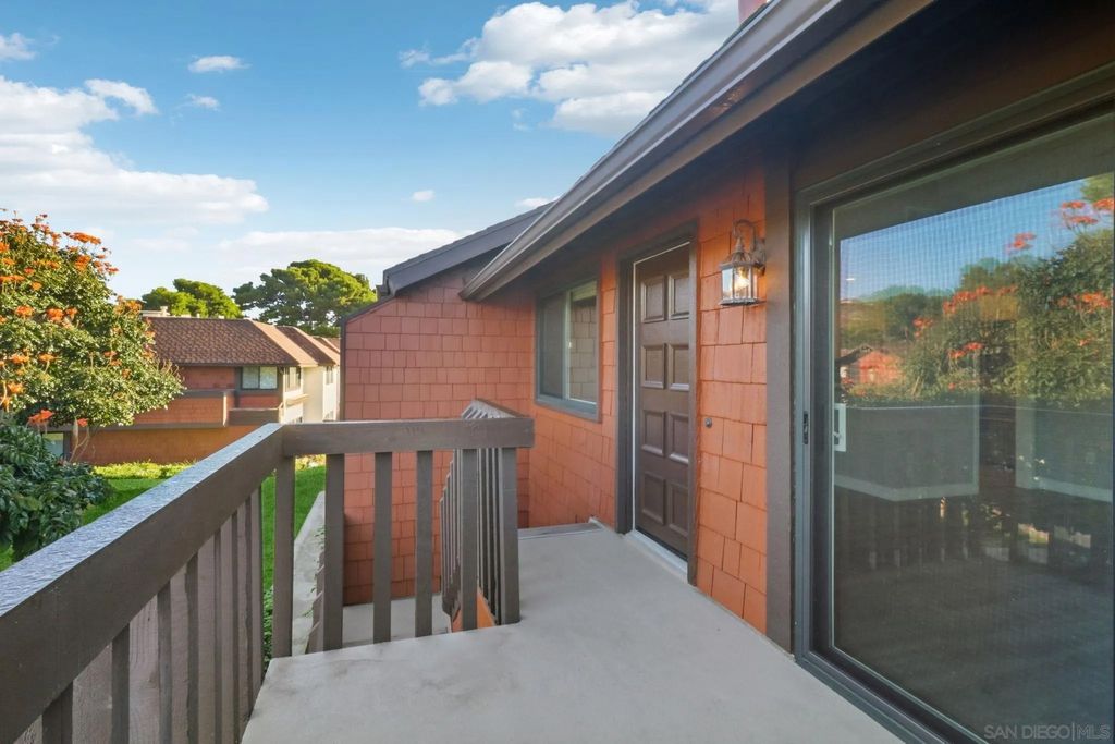 Photo of 2422 Caminito Ocean Cv, Cardiff, CA 92007 (MLS # 250044929)