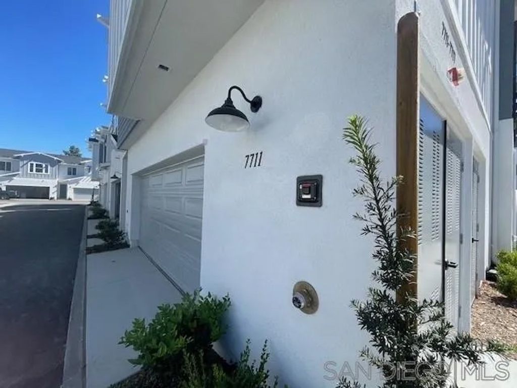 Photo of 7711 Jasmine Ct, Santee, CA 92071 (MLS # 250040631)