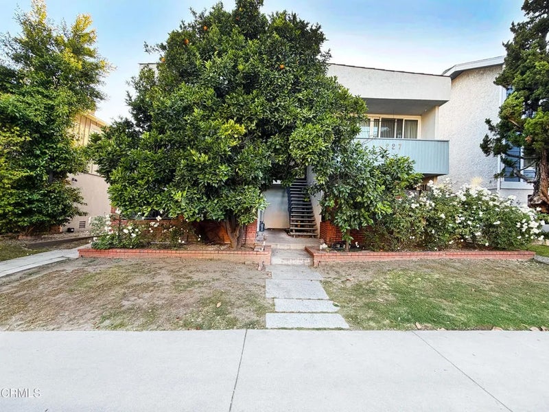 4227 Whitsett Avenue