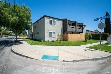 8100 Cerritos