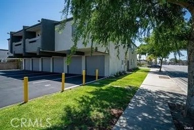8100 Cerritos