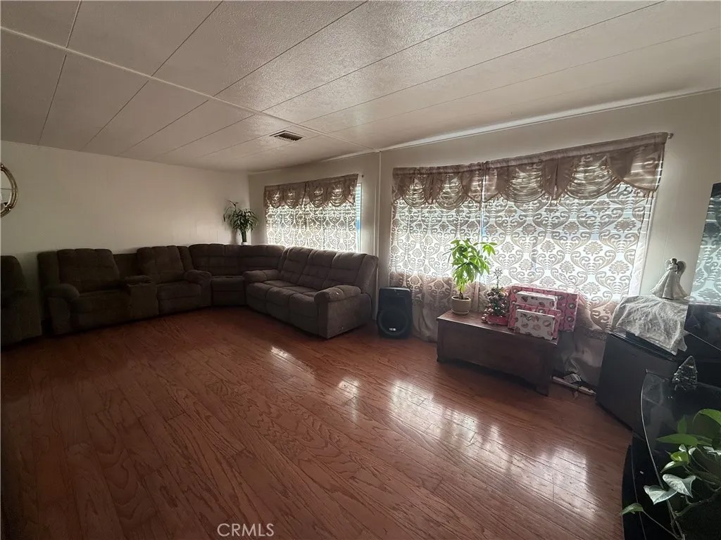 15433 W Telegraph 36W