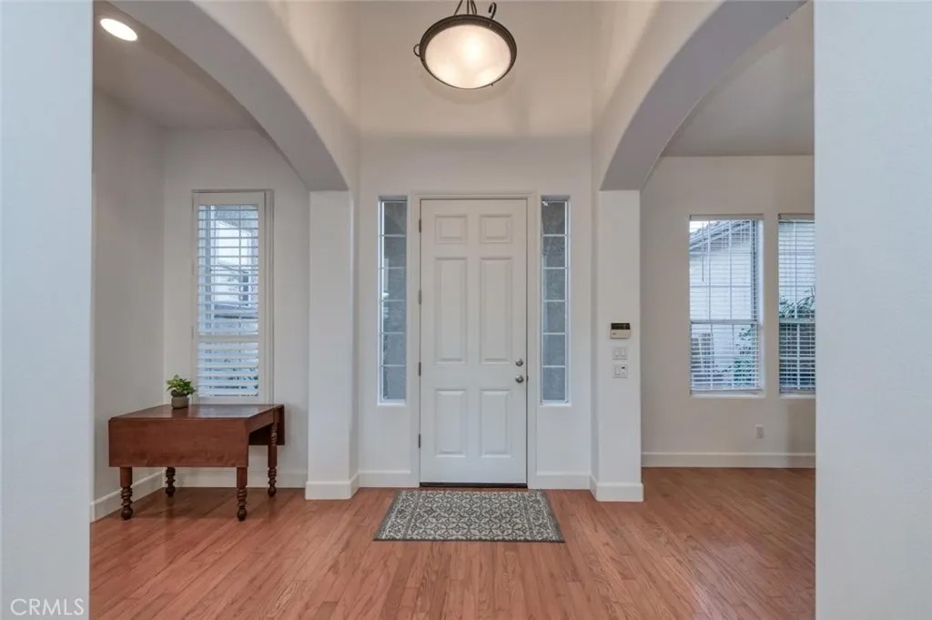 73 W Houston