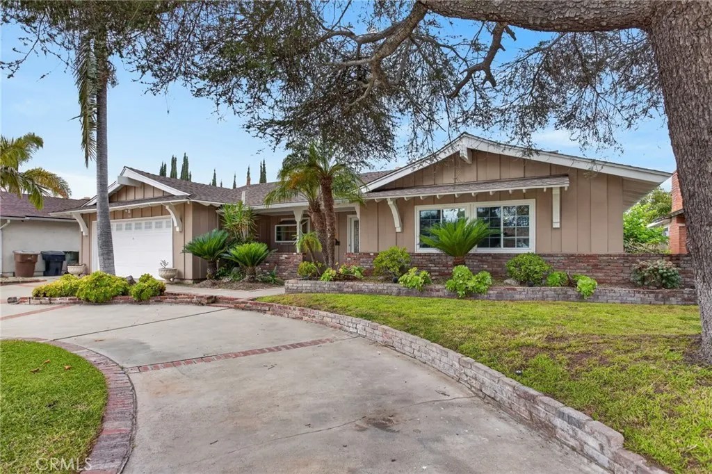 1161 S Hilda