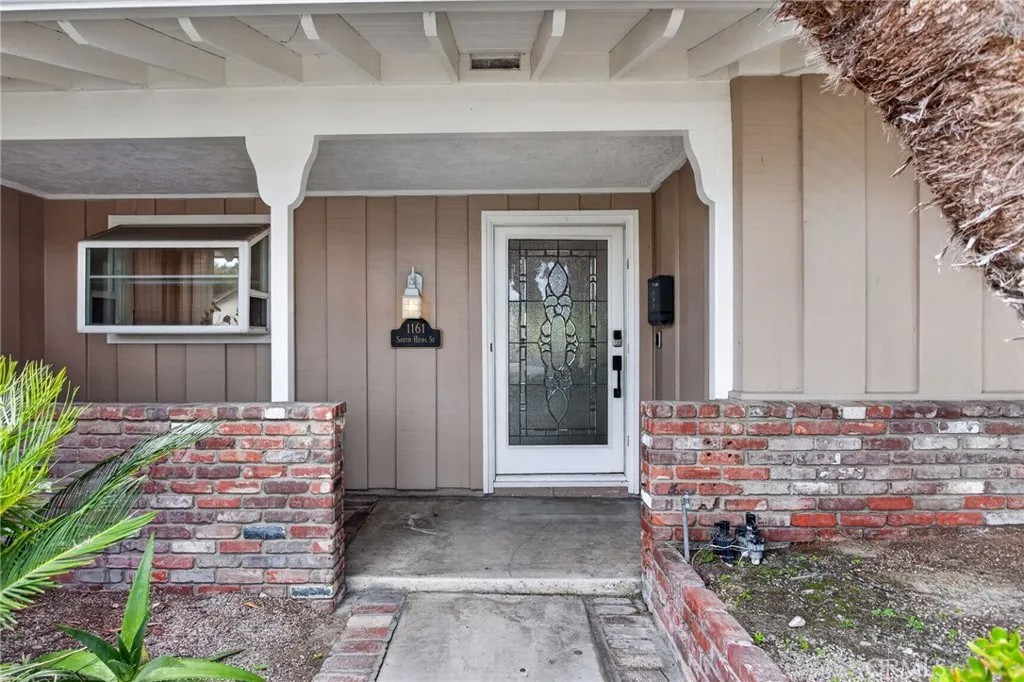 1161 S Hilda