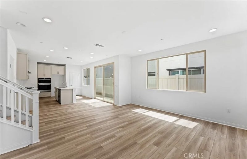 4234 East Flutter Privado